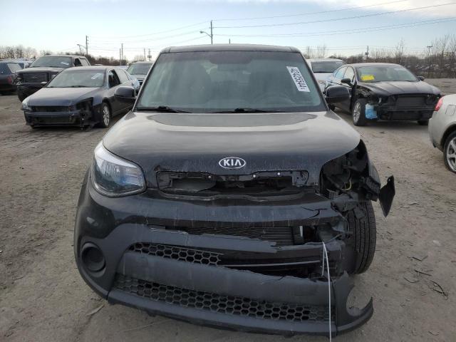 KNDJN2A23K7012798 - 2019 KIA SOUL BLACK photo 5