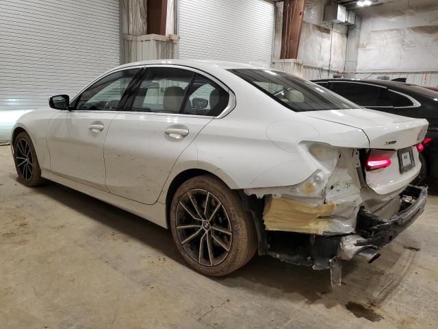 WBA5R7C51KAJ85102 - 2019 BMW 330XI WHITE photo 2