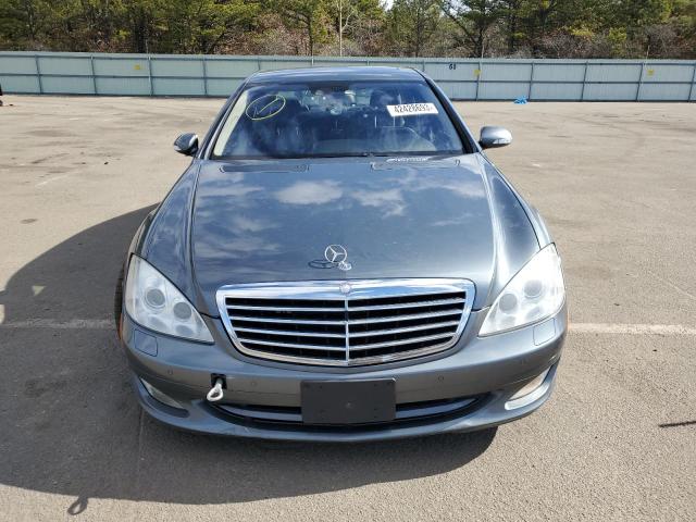 WDDNG86X99A268160 - 2009 MERCEDES-BENZ S 550 4MATIC GRAY photo 5
