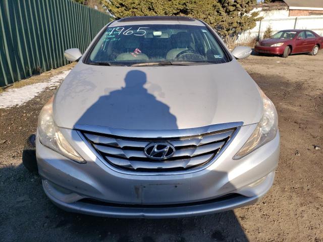 5NPEC4AC9DH631965 - 2013 HYUNDAI SONATA SE SILVER photo 5