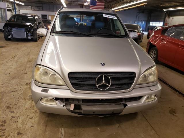 4JGAB54E42A298210 - 2002 MERCEDES-BENZ ML 320 SILVER photo 5