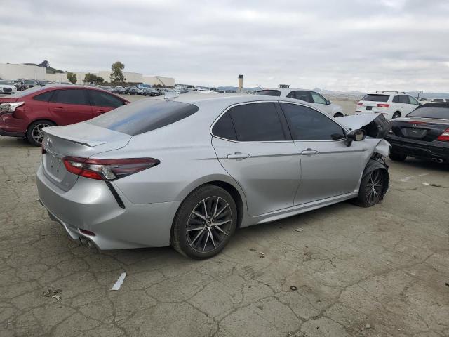 4T1G11AK8PU759222 - 2023 TOYOTA CAMRY SE NIGHT SHADE SILVER photo 3