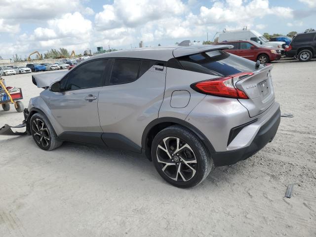 JTNKHMBX9K1045899 - 2019 TOYOTA C-HR XLE SILVER photo 2