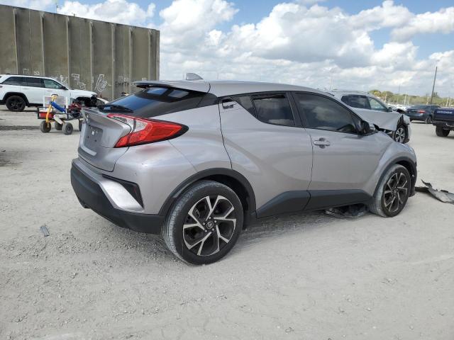 JTNKHMBX9K1045899 - 2019 TOYOTA C-HR XLE SILVER photo 3