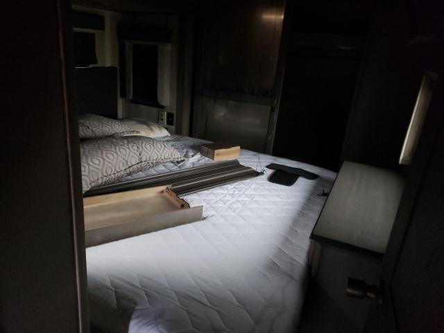 4YDF38128L4702934 - 2020 KEYSTONE MONTANA 白色 照片 5