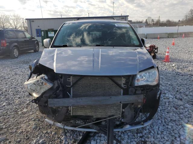 2C4RC1BG3DR613983 - 2016 CHRYSLER TOWN AND C TOURING SILVER photo 5