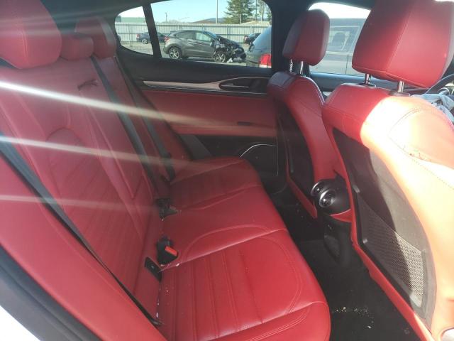 ZASPAKBN2K7C59400 - 2019 ALFA ROMEO STELVIO TI WHITE photo 11