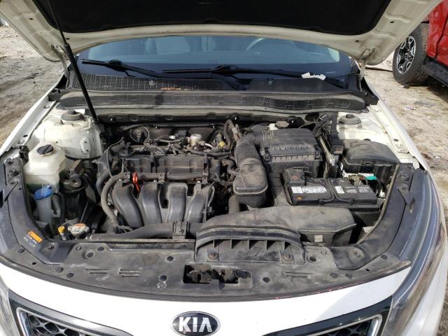 KNAGM4A71F5664256 - 2015 KIA OPTIMA LX WHITE photo 11