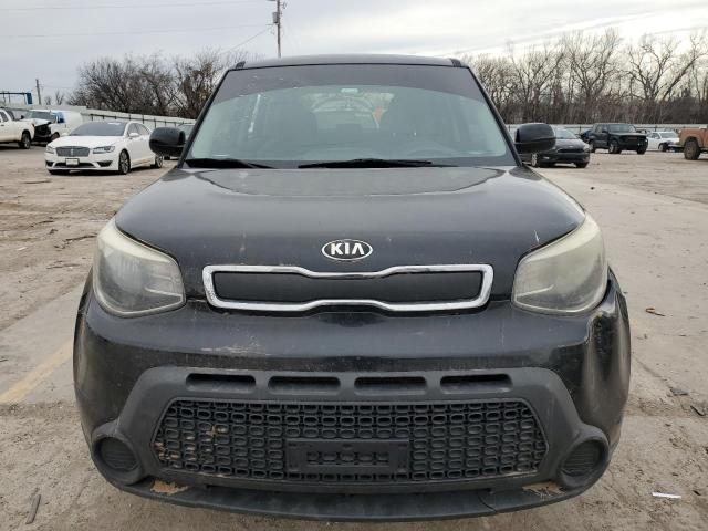 KNDJN2A22G7265702 - 2016 KIA SOUL BLACK photo 5