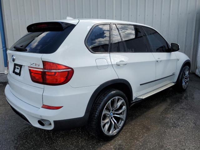 5UXZW0C53BL658912 - 2011 BMW X5 XDRIVE35D WHITE photo 3