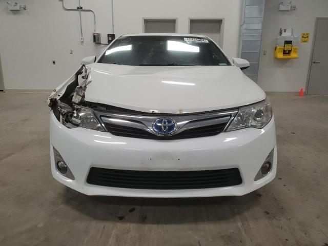 4T1BD1FK3DU075085 - 2013 TOYOTA CAMRY HYBRID WHITE photo 5