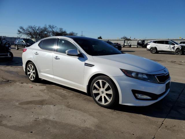 5XXGR4A61CG071063 - 2012 KIA OPTIMA SX WHITE photo 4