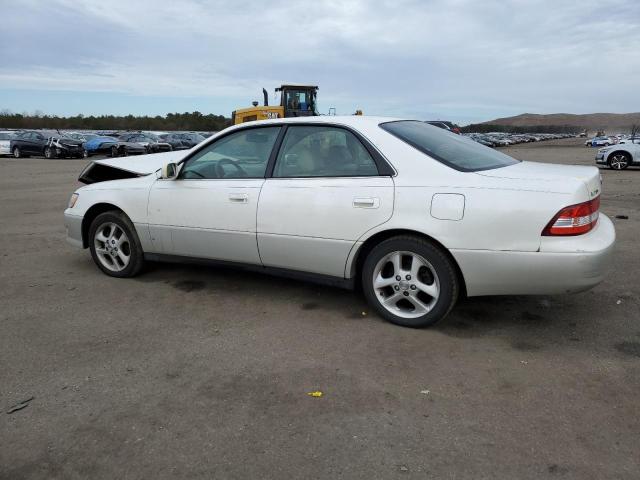 JT8BF28G710340024 - 2001 LEXUS ES 300 WHITE photo 2