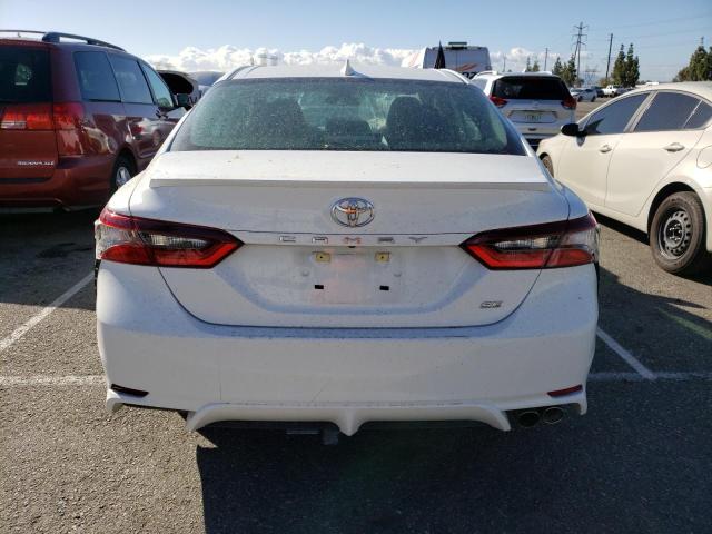 4T1G11AK1PU736221 - 2023 TOYOTA CAMRY SE NIGHT SHADE WHITE photo 6