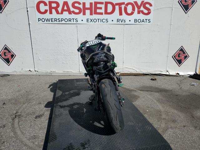 JKAEXEJ13HDA01280 - 2017 KAWASAKI EX650 J შავი ფოტო 4