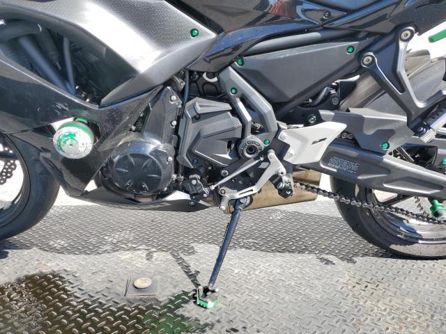 JKAEXEJ13HDA01280 - 2017 KAWASAKI EX650 J შავი ფოტო 6