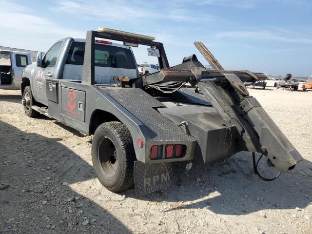 1GBJC34638E181223 - 2008 CHEVROLET SILVERADO C3500 WHITE photo 3