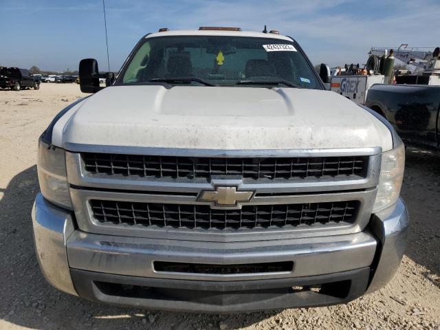 1GBJC34638E181223 - 2008 CHEVROLET SILVERADO C3500 WHITE photo 9