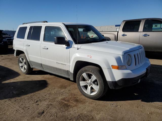 1C4NJRFB6HD122219 - 2017 JEEP PATRIOT LATITUDE WHITE photo 4