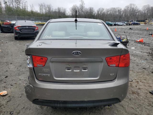 KNAFU4A24B5380940 - 2011 KIA FORTE EX GRAY photo 6