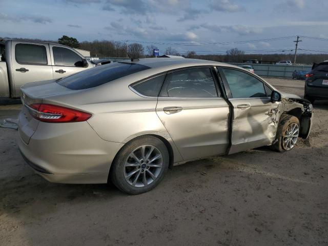 3FA6P0H7XHR318359 - 2017 FORD FUSION SE BEIGE photo 3