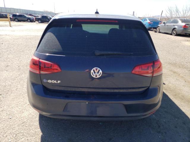 WVWKP7AU2GW915325 - 2016 VOLKSWAGEN E-GOLF SE BLUE photo 6