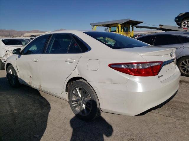 4T1BF1FK0HU343462 - 2017 TOYOTA CAMRY LE WHITE photo 2