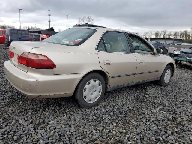 1HGCG5641YA058349 - 2000 HONDA ACCORD LX CREAM photo 3