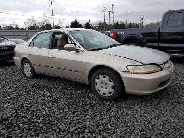 1HGCG5641YA058349 - 2000 HONDA ACCORD LX CREAM photo 4