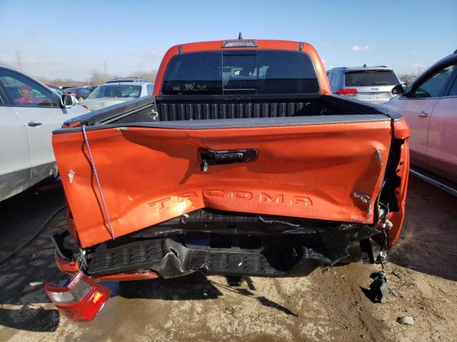 3TMCZ5AN6JM137601 - 2018 TOYOTA TACOMA DOUBLE CAB ORANGE photo 6