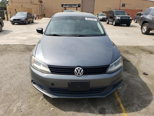3VW2K7AJ7DM363270 - 2013 VOLKSWAGEN JETTA BASE Մոխրագույն լուսանկար 5
