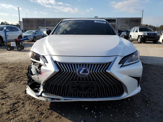 58AE21B16LU011713 - 2020 LEXUS ES 300H LUXURY WHITE photo 5