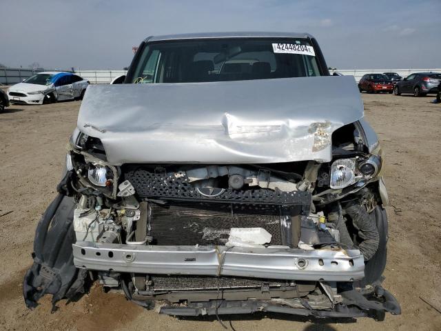 JTLKE50E691065482 - 2009 TOYOTA SCION XB SILVER photo 5