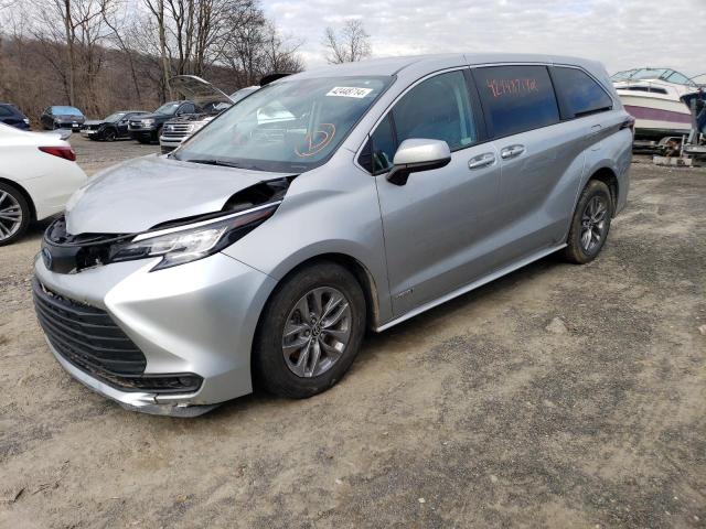 5TDKRKEC8MS064707 - 2021 TOYOTA SIENNA LE SILVER photo 1