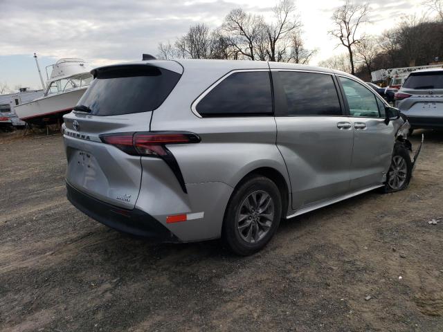 5TDKRKEC8MS064707 - 2021 TOYOTA SIENNA LE SILVER photo 3