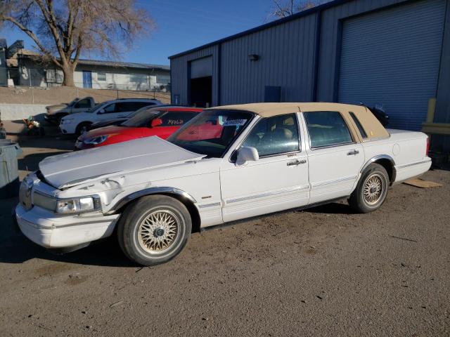 1LNLM82W9TY641523 - 1996 LINCOLN TOWN CAR SIGNATURE WHITE photo 1