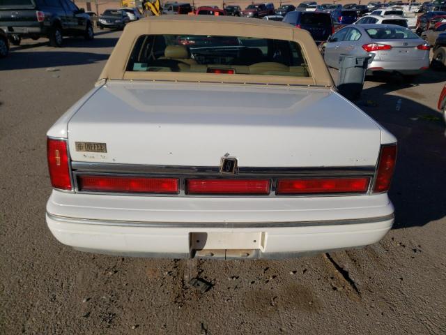 1LNLM82W9TY641523 - 1996 LINCOLN TOWN CAR SIGNATURE WHITE photo 6