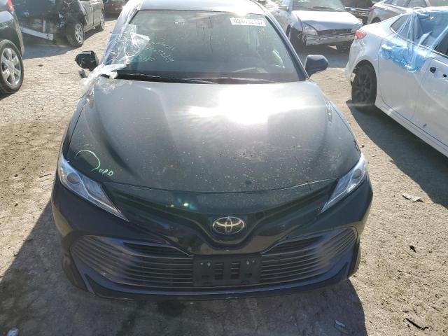 4T1F11AK2LU886487 - 2020 TOYOTA CAMRY XLE BLACK photo 5