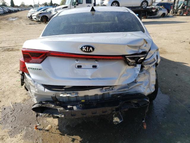 3KPF34AD9KE024446 - 2019 KIA FORTE GT LINE SILVER photo 6