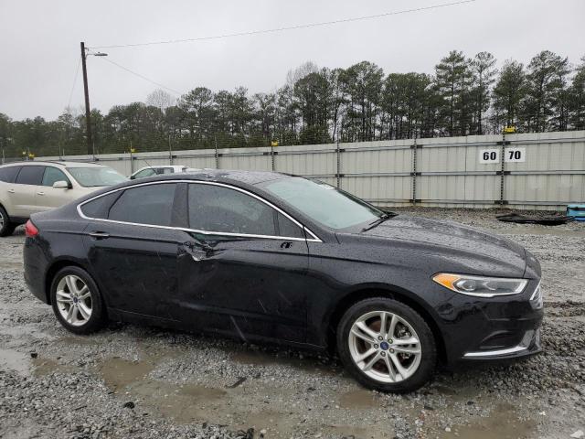 3FA6P0HD7JR164589 - 2018 FORD FUSION SE BLACK photo 4