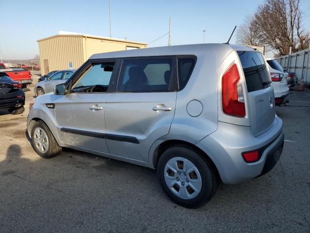 KNDJT2A51C7452391 - 2012 KIA SOUL SILVER photo 2