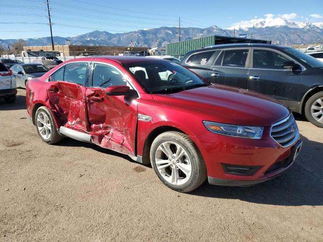 1FAHP2H82HG135199 - 2017 FORD TAURUS SEL RED photo 4