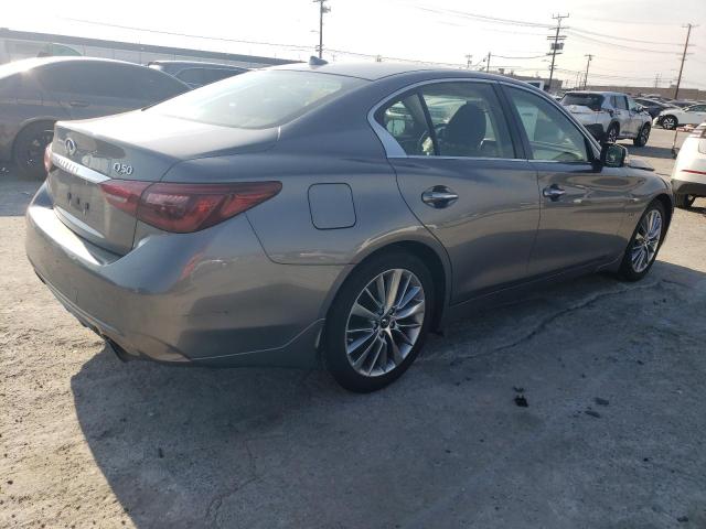 JN1EV7AP8JM358715 - 2018 INFINITI Q50 LUXE GRAY photo 3