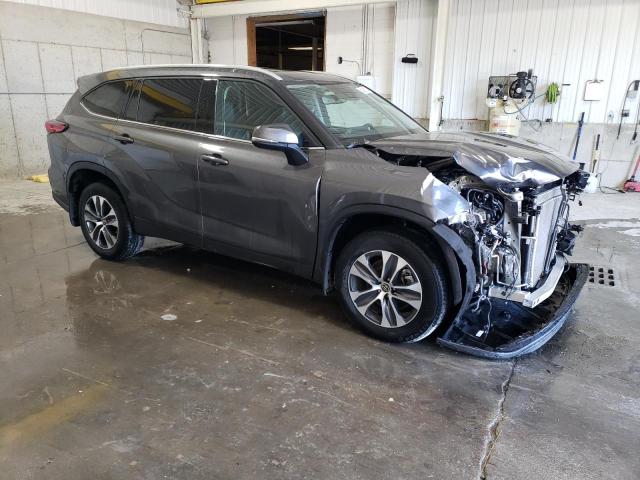 5TDHZRBH8NS251207 - 2022 TOYOTA HIGHLANDER XLE GRAY photo 4