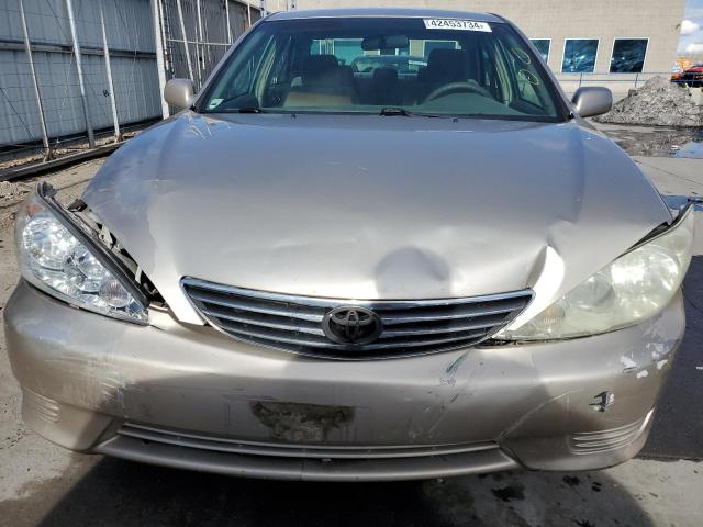 4T1BE30K35U605641 - 2005 TOYOTA CAMRY LE GOLD photo 5