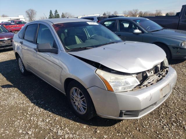 1FAHP3FN5BW181654 - 2011 FORD FOCUS SE SILVER photo 4