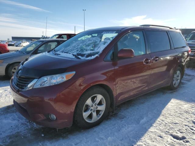 5TDKK3DC2DS367512 - 2013 TOYOTA SIENNA LE RED photo 1