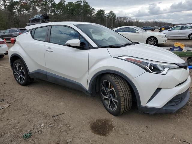 NMTKHMBX0JR051076 - 2018 TOYOTA C-HR XLE WHITE photo 4