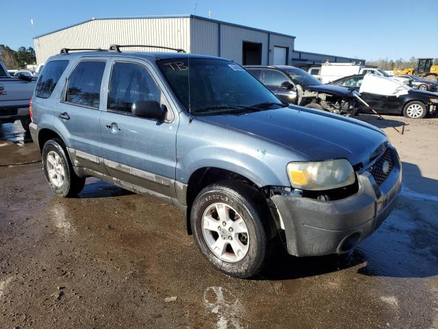 1FMYU03165KD87320 - 2005 FORD ESCAPE XLT BLUE photo 4