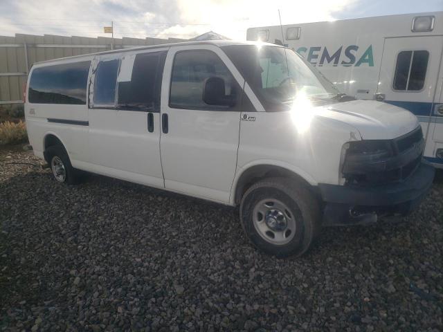 1GAZGPFG4H1156606 - 2017 CHEVROLET EXPRESS G3 LT WHITE photo 4